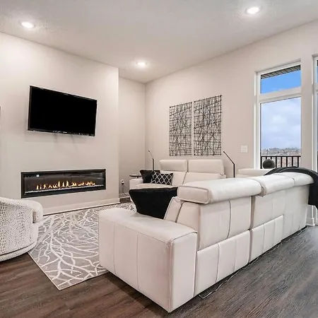 Luxury Condo - Hot Tub - Views